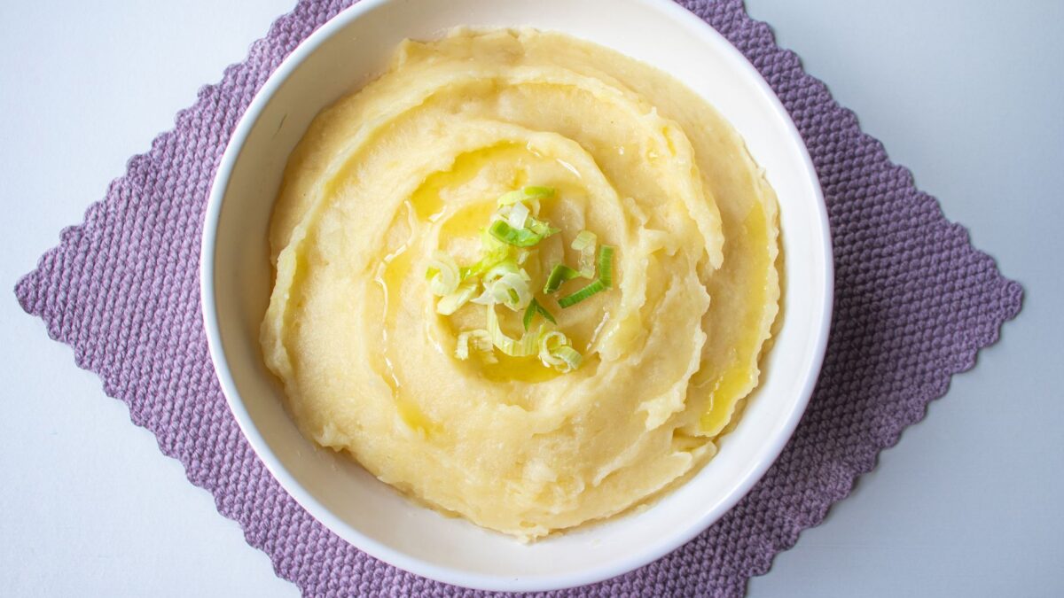 bowl mashed potatoes